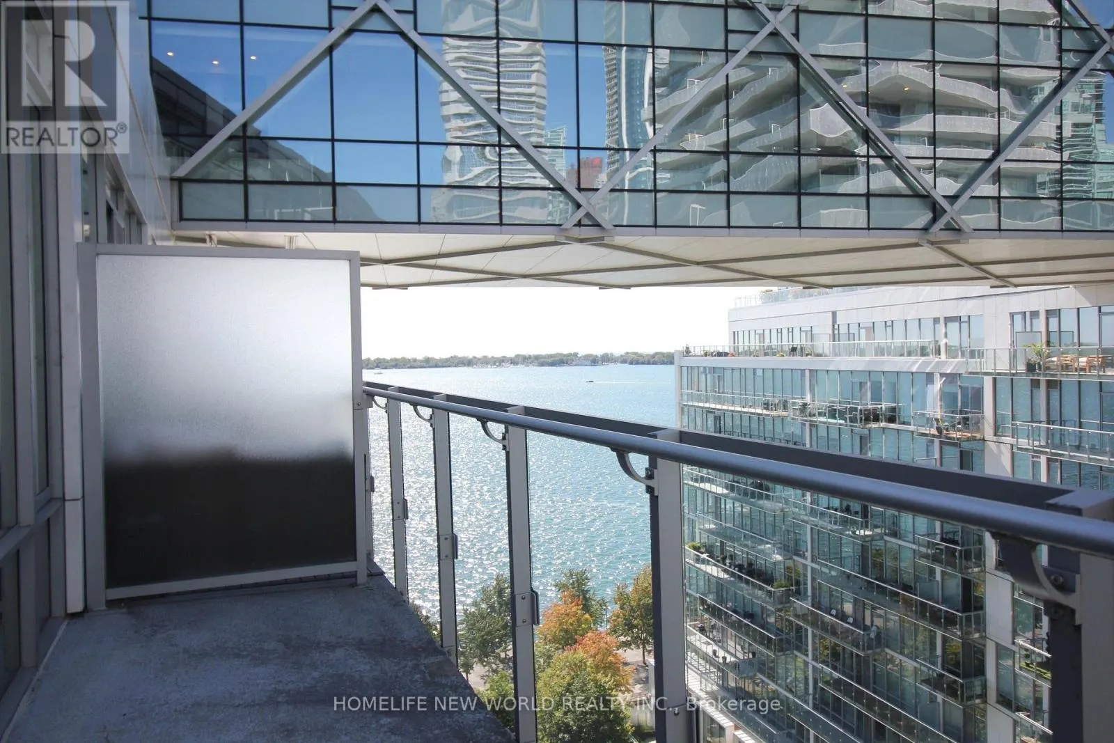 1123 - 29 QUEENS QUAY E
