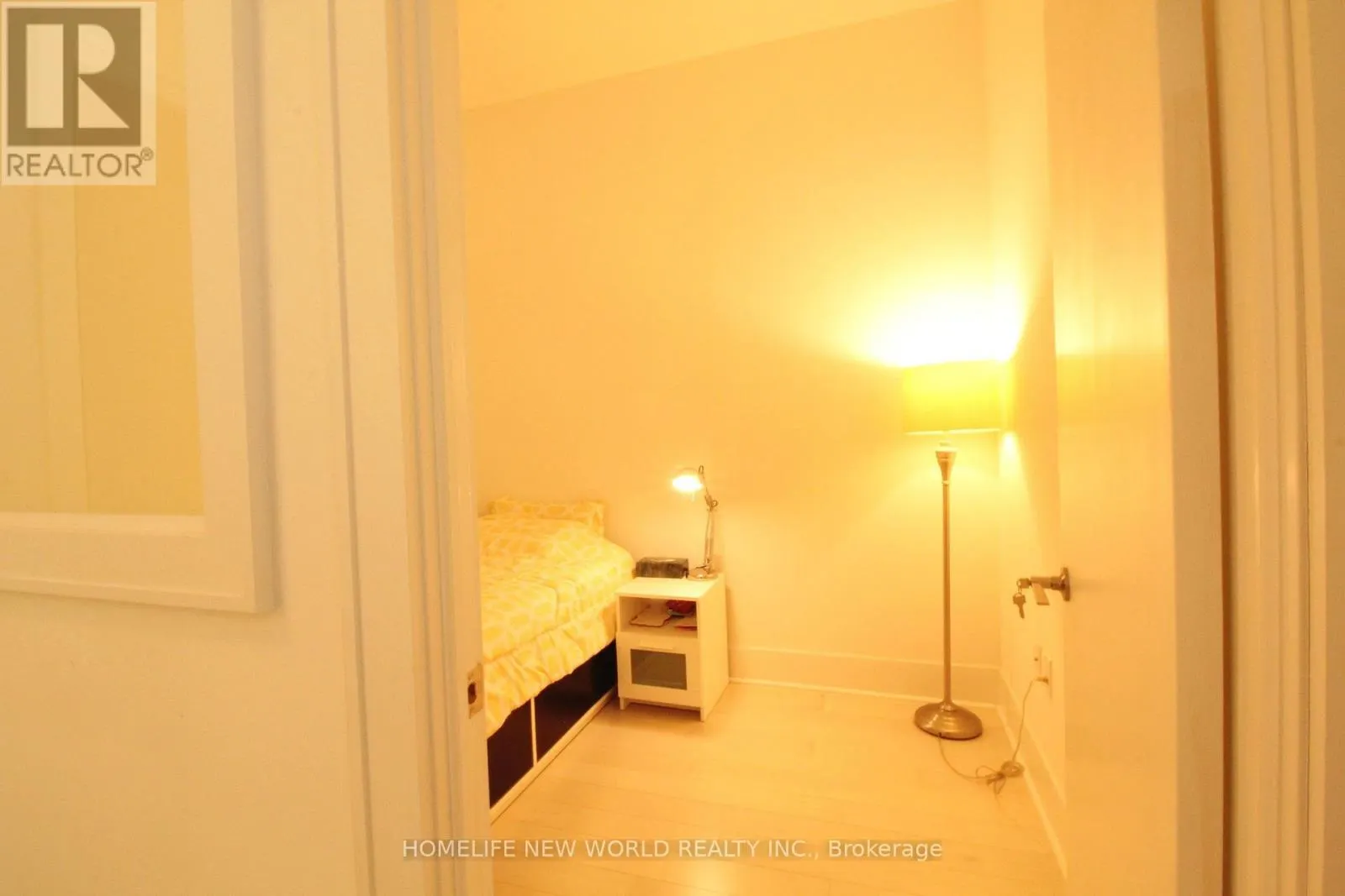 1123 - 29 QUEENS QUAY E