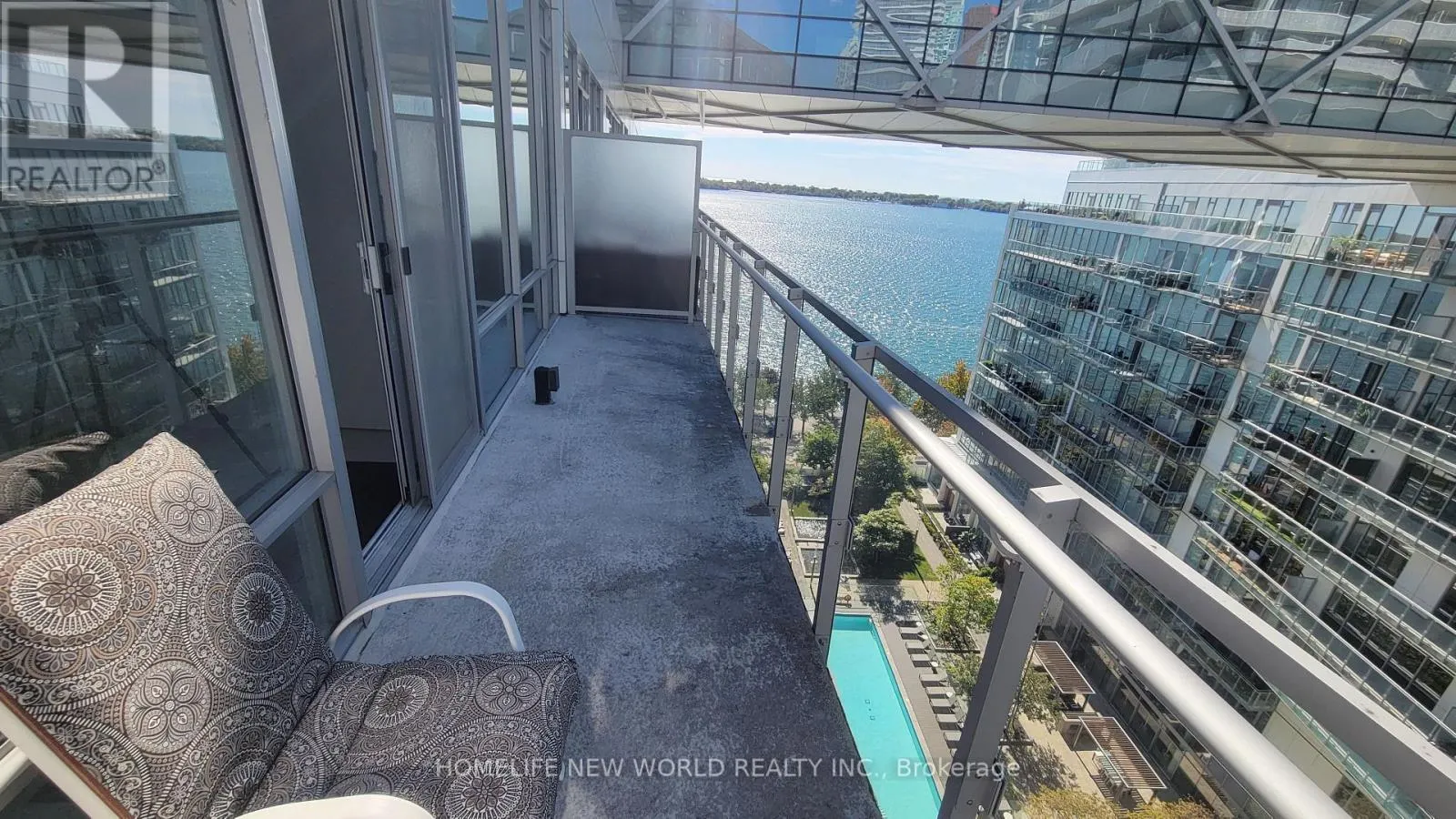 1123 - 29 QUEENS QUAY E