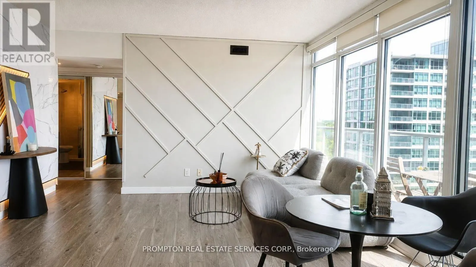 717 - 72 ESTHER SHINER BOULEVARD