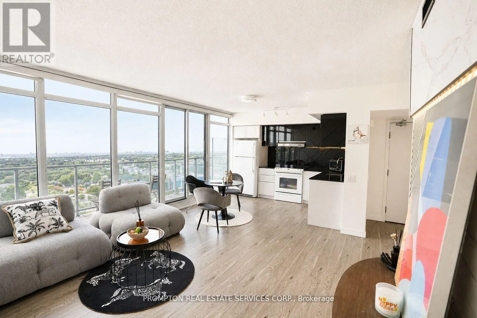 717 - 72 ESTHER SHINER BOULEVARD