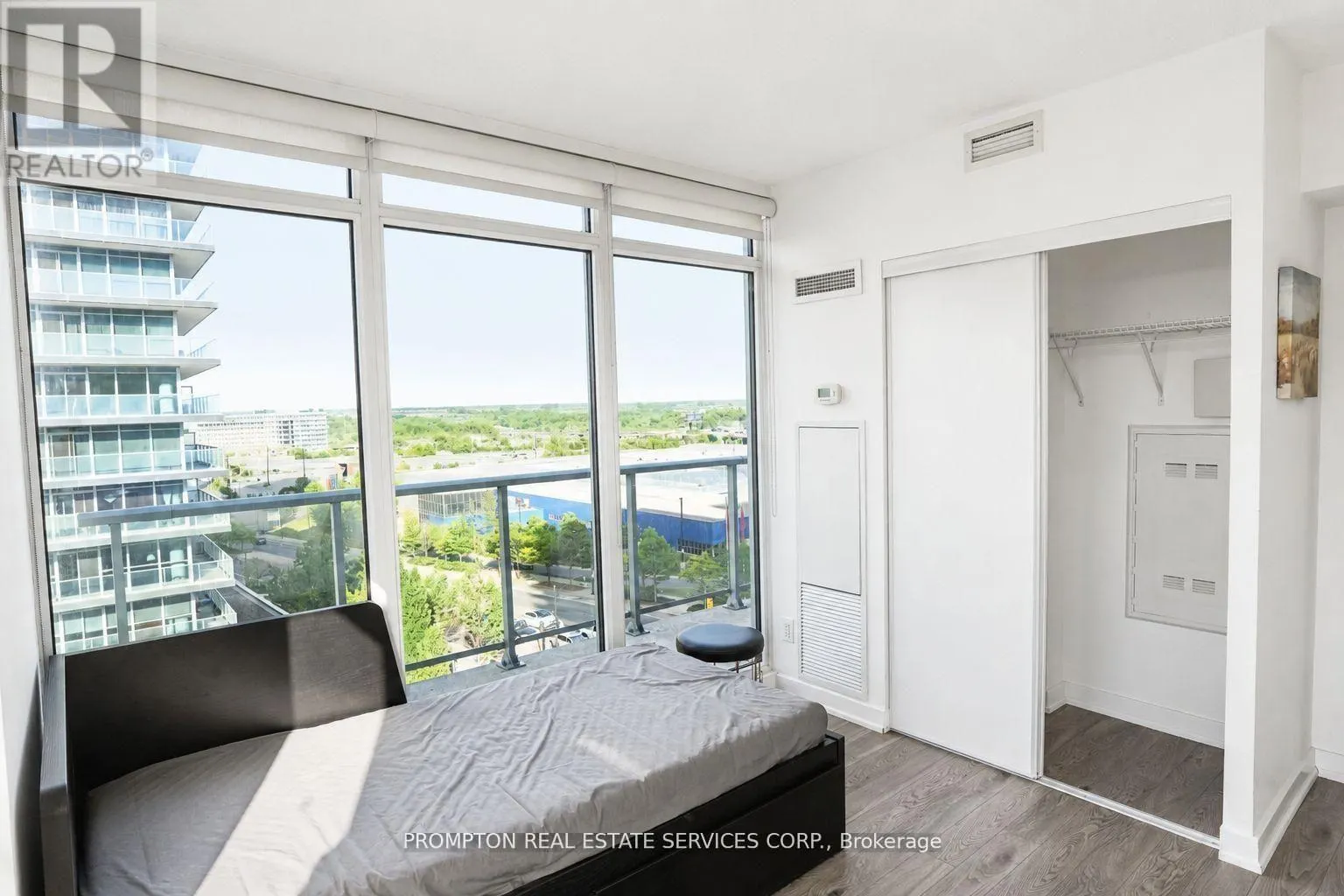 717 - 72 ESTHER SHINER BOULEVARD