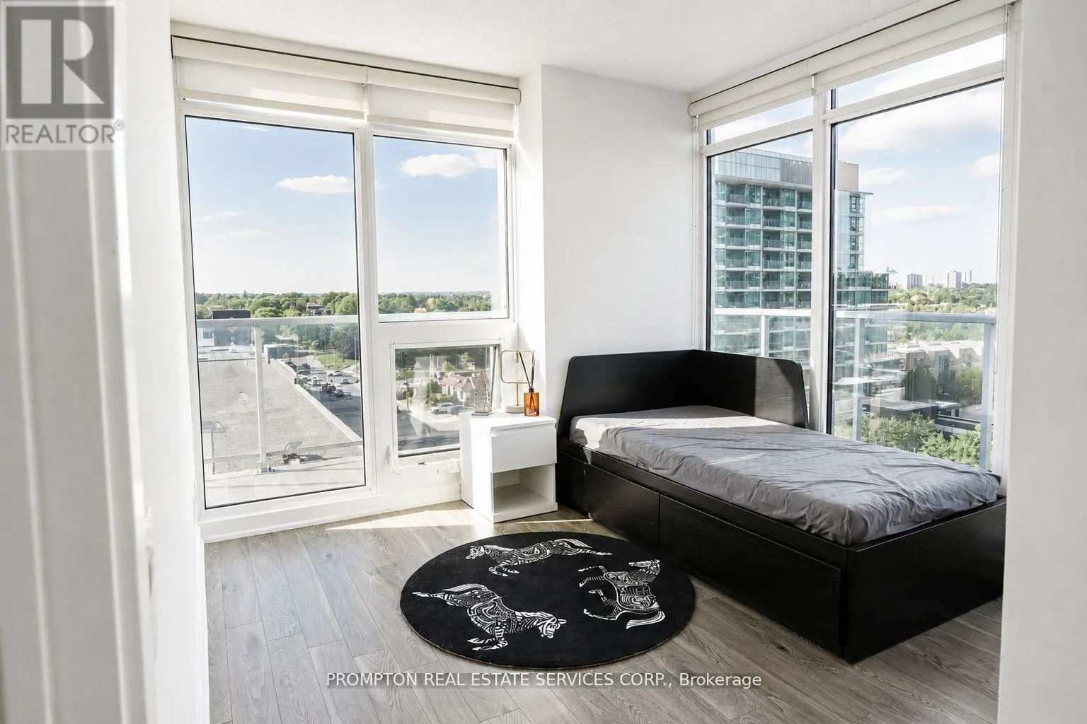 717 - 72 ESTHER SHINER BOULEVARD