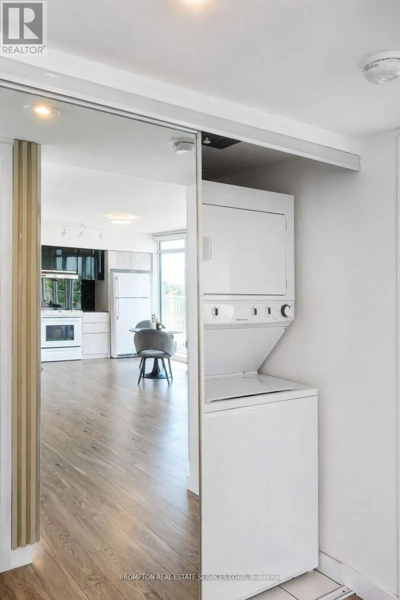 717 - 72 ESTHER SHINER BOULEVARD