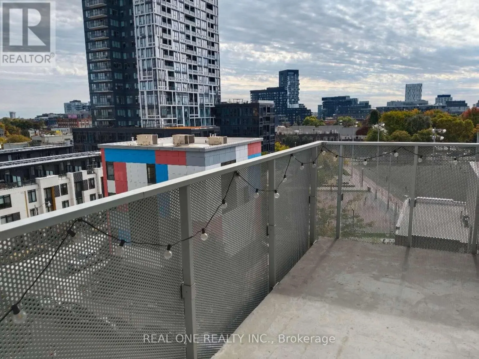 621 - 20 TUBMAN AVENUE