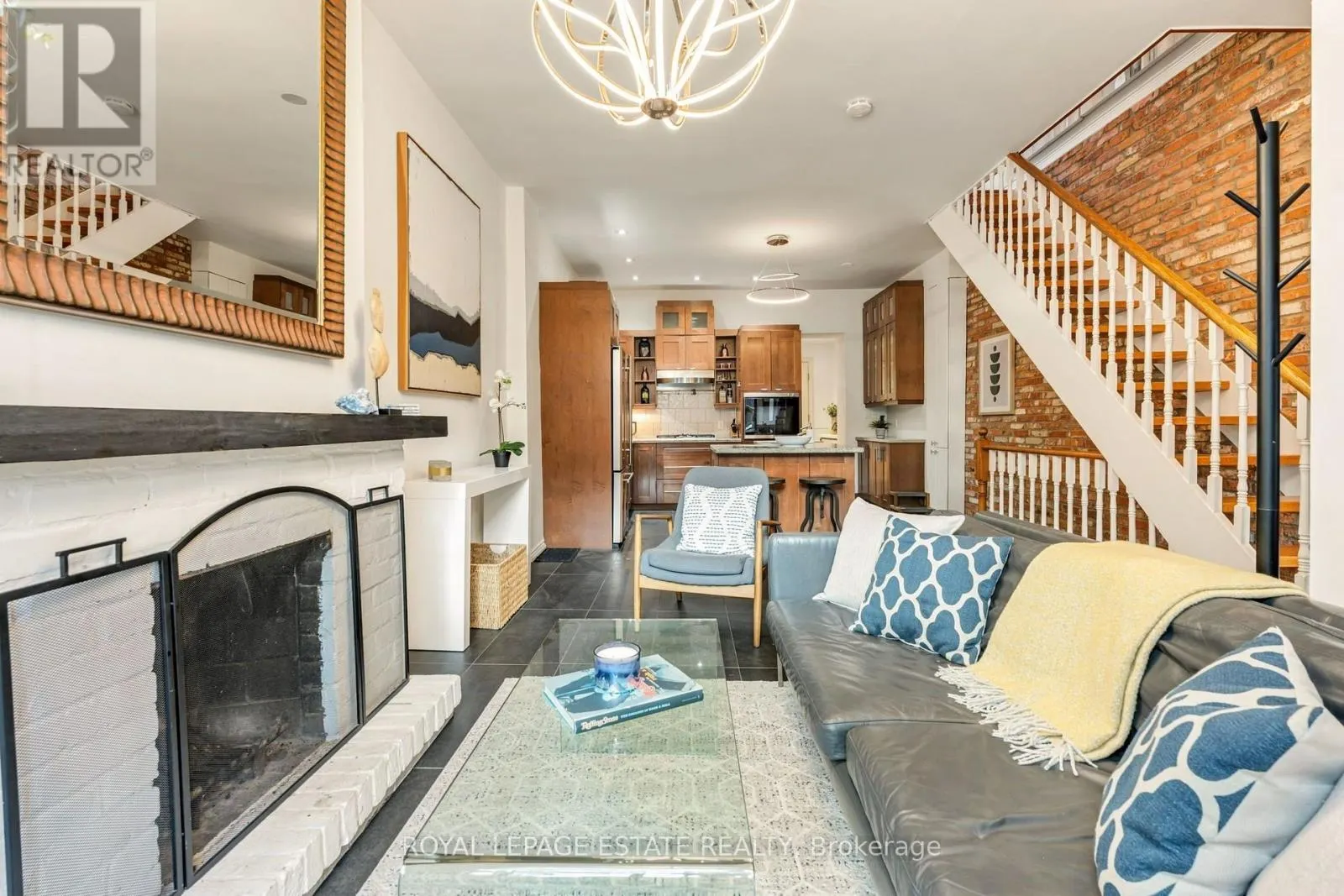 84 LONDON STREET
