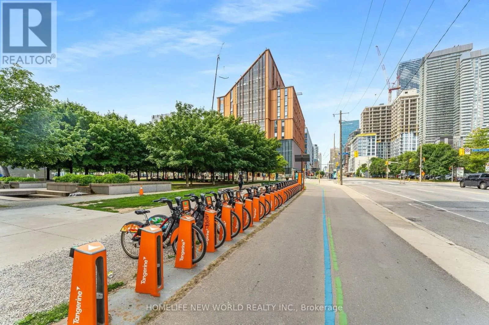 525 - 12 BONNYCASTLE STREET