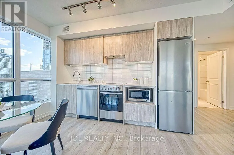 1608 - 395 BLOOR STREET E