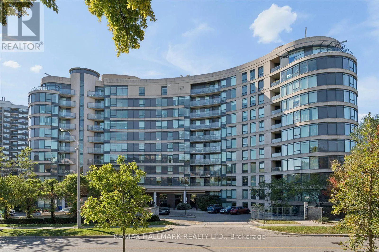 915 - 18 VALLEY WOODS ROAD
