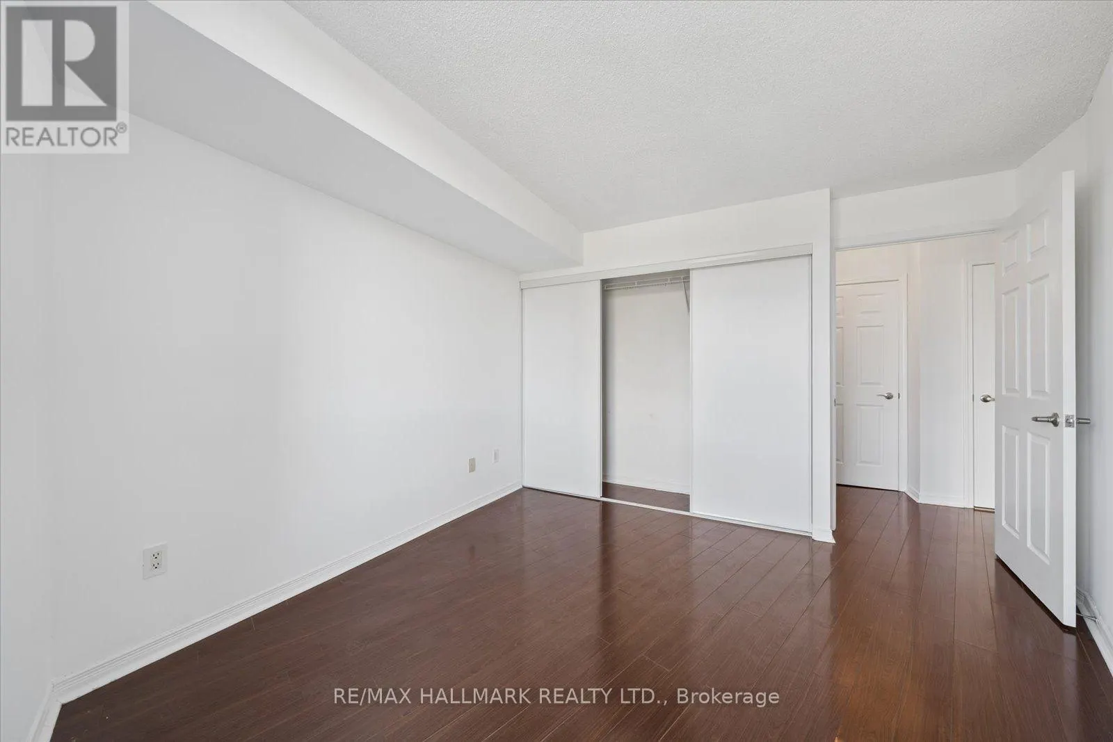 915 - 18 VALLEY WOODS ROAD