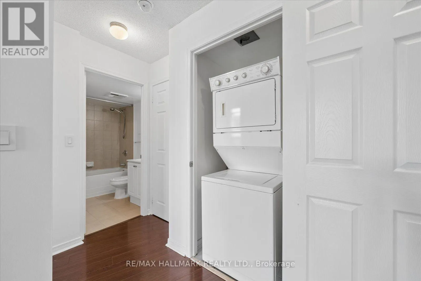 915 - 18 VALLEY WOODS ROAD