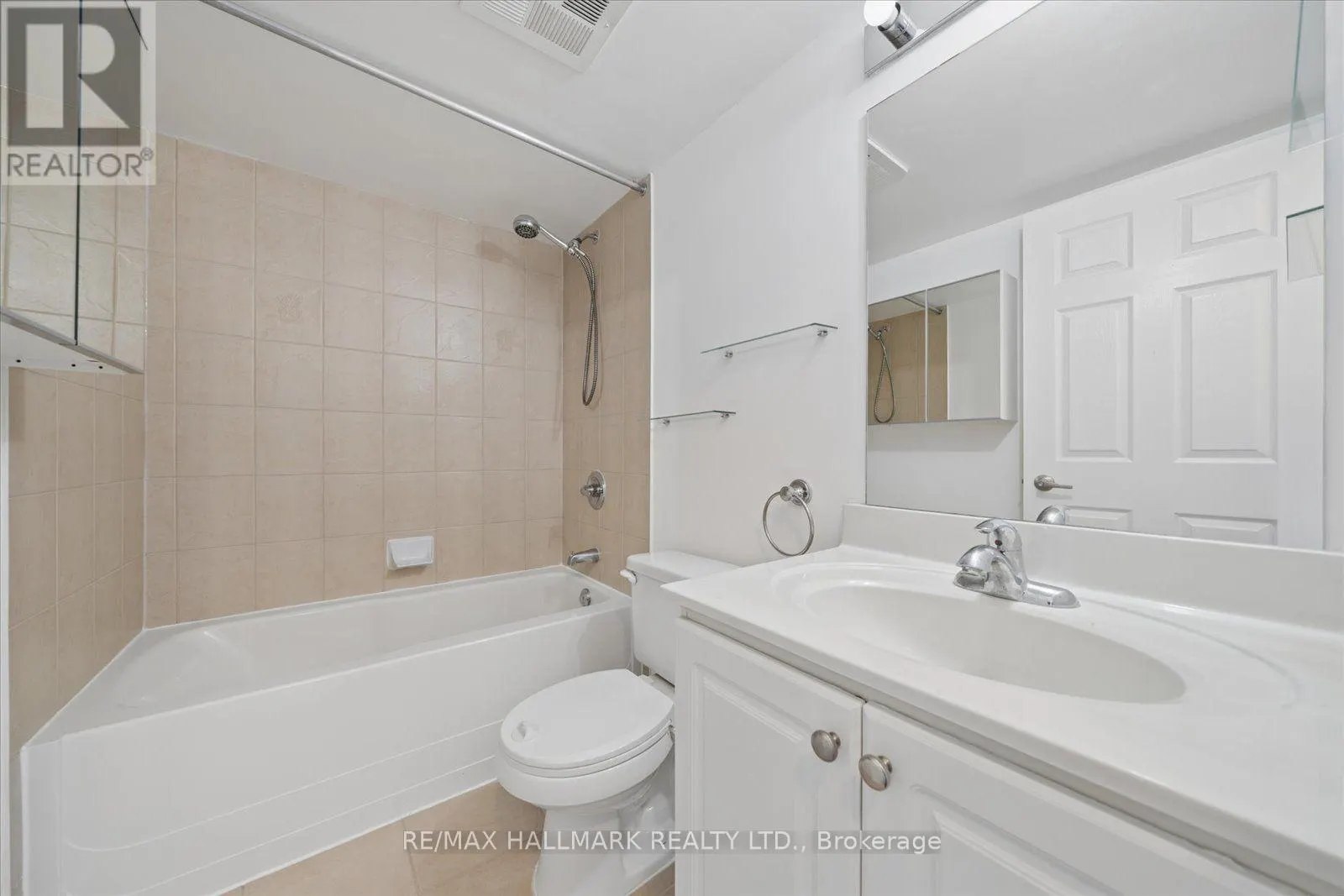 915 - 18 VALLEY WOODS ROAD