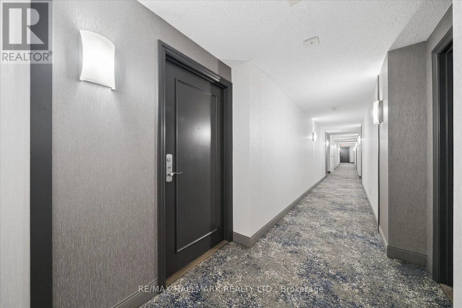 915 - 18 VALLEY WOODS ROAD