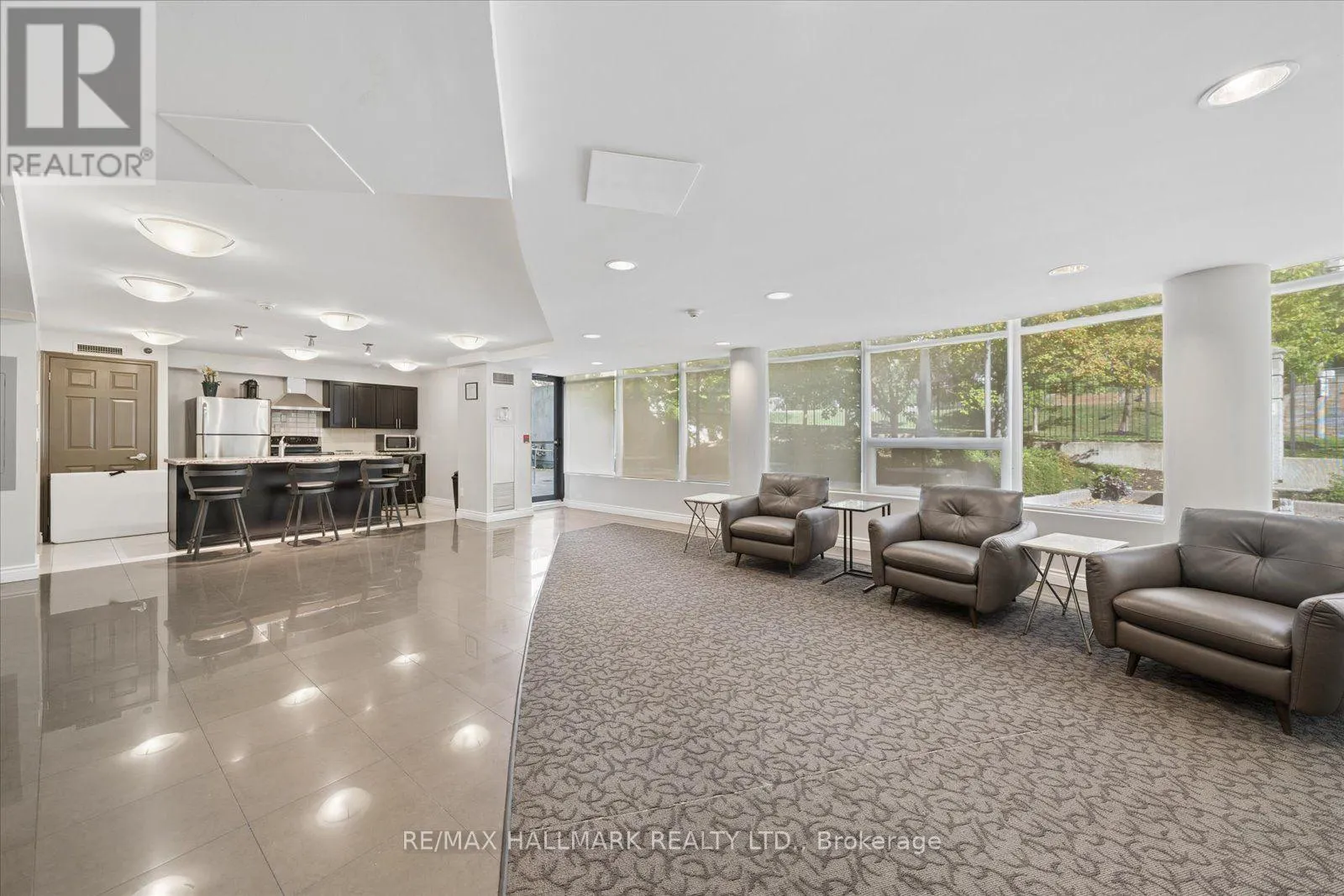 915 - 18 VALLEY WOODS ROAD