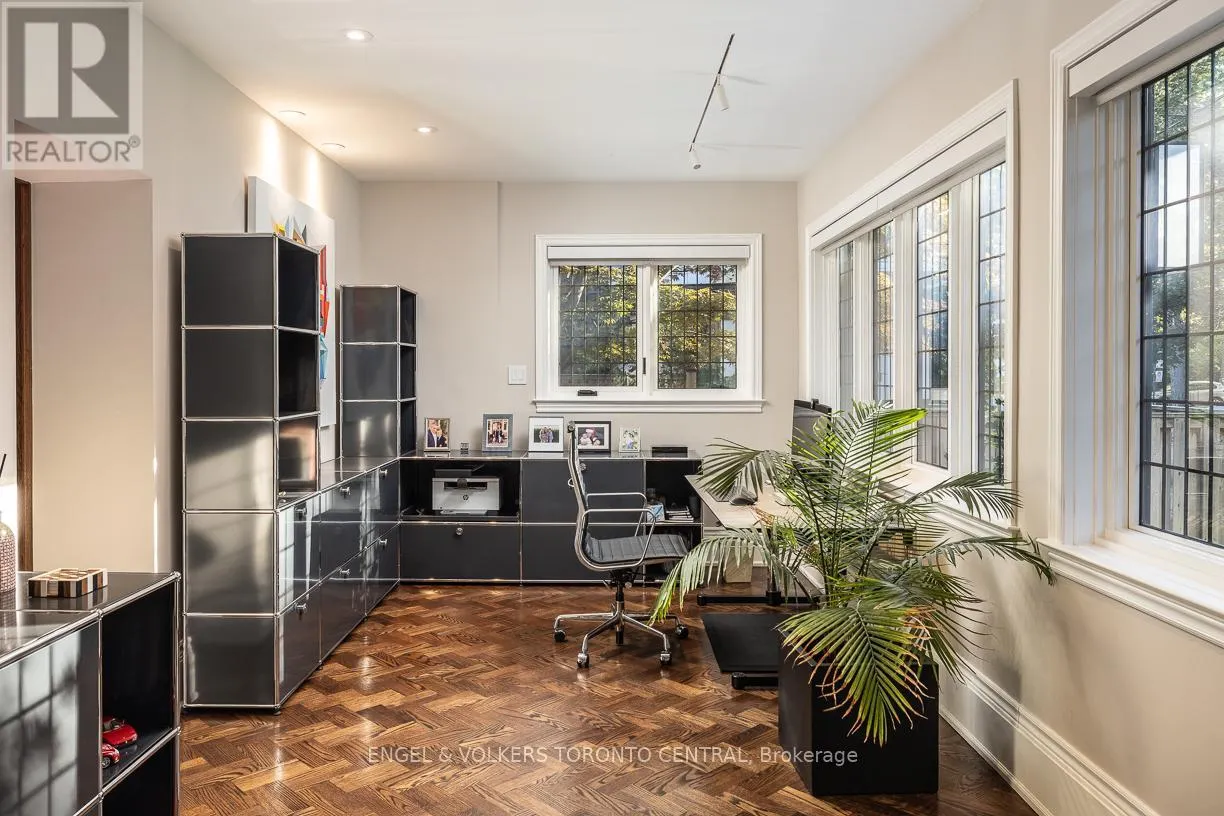 1 BRYCE AVENUE