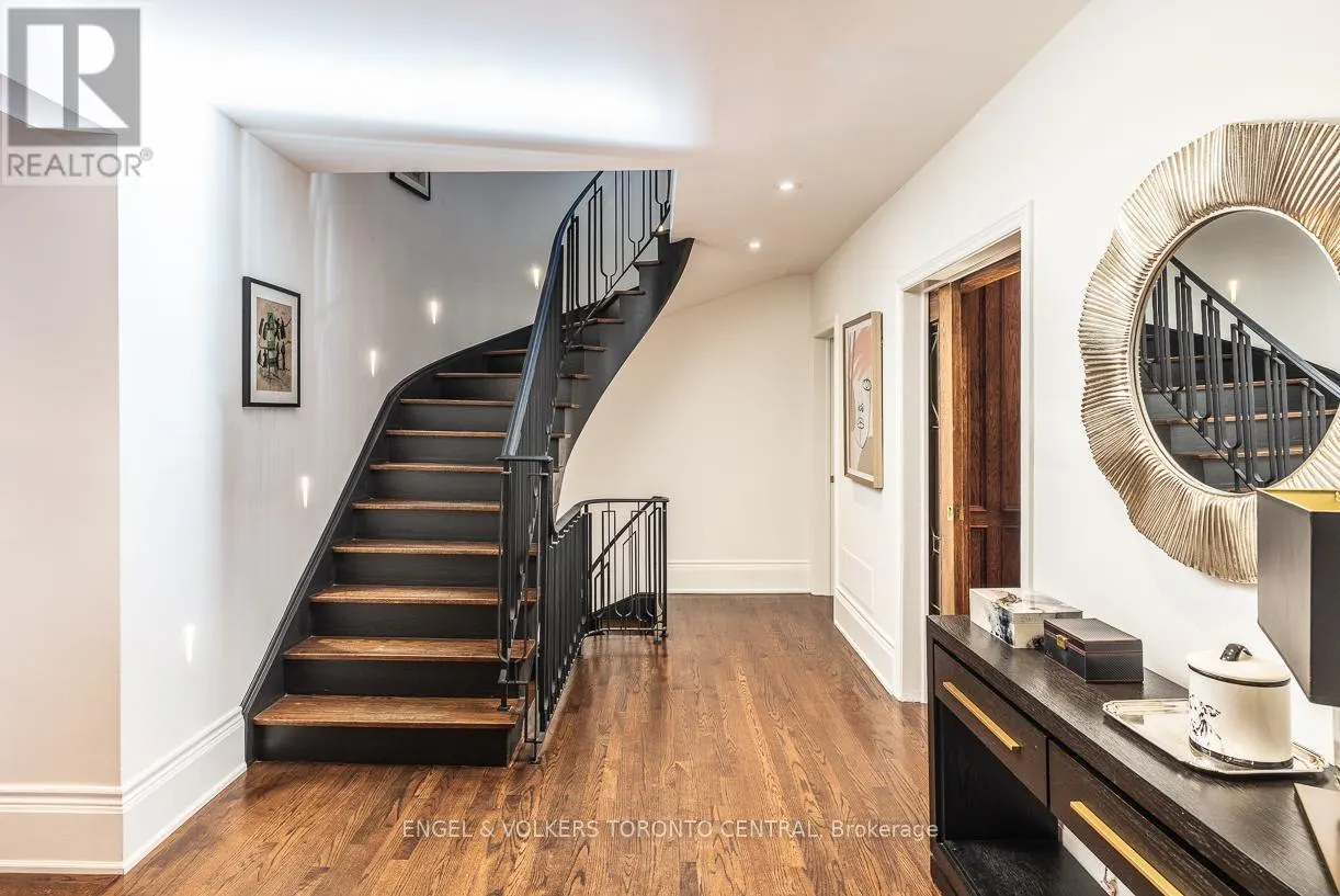 1 BRYCE AVENUE