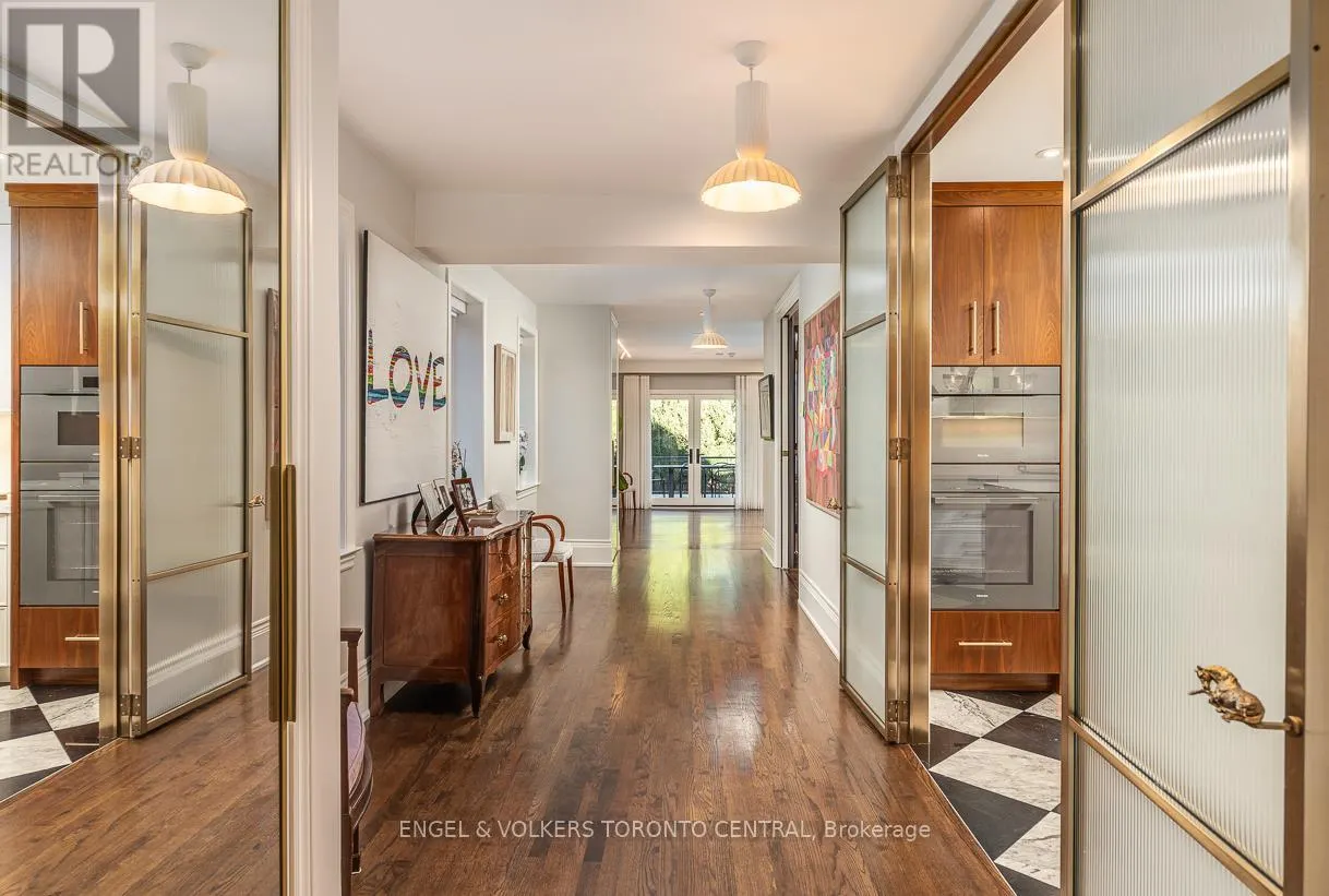 1 BRYCE AVENUE