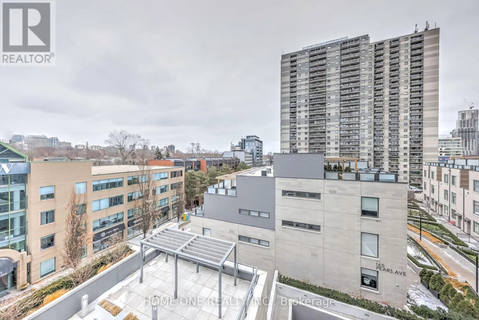 404 - 181 BEDFORD ROAD