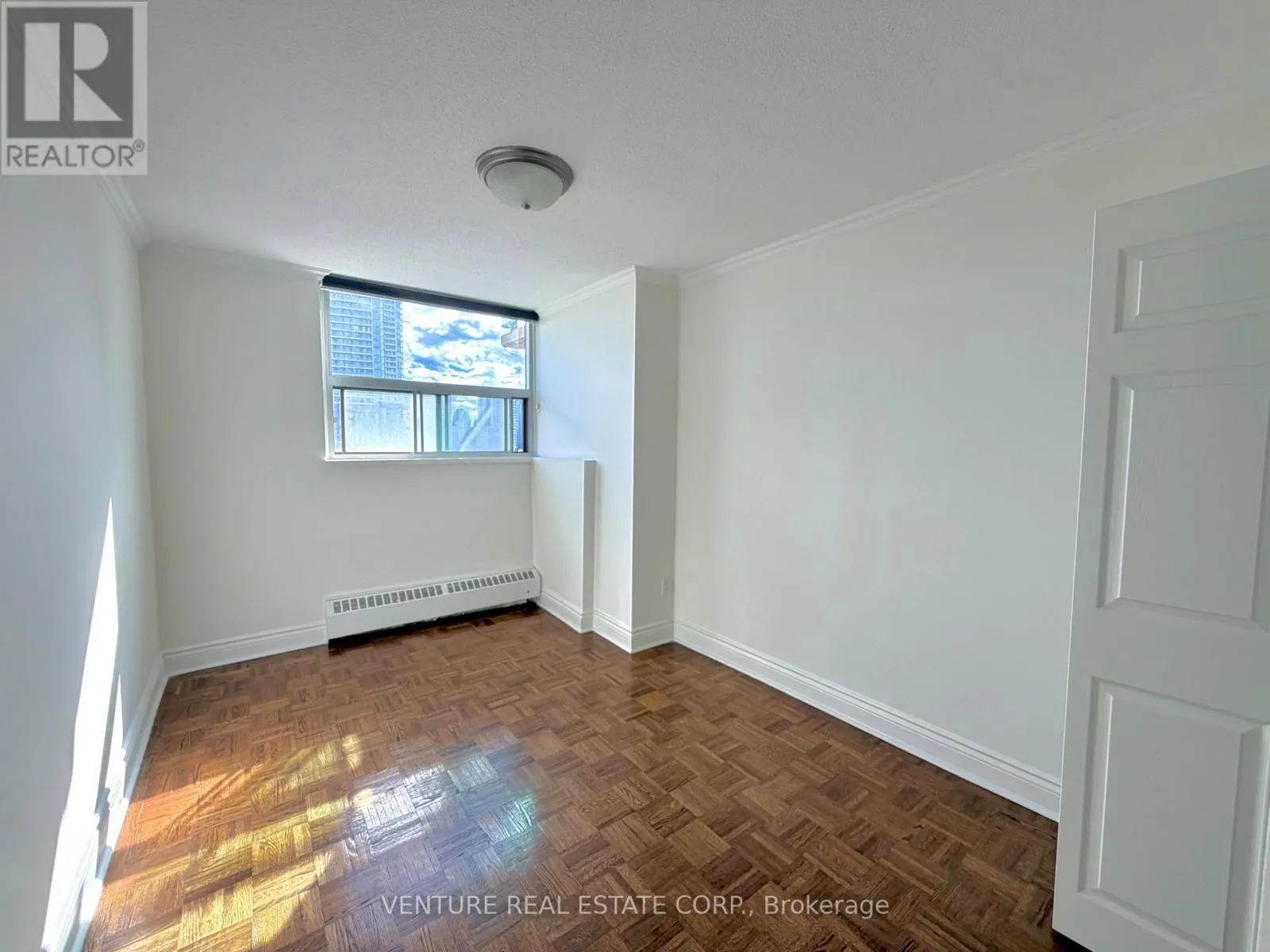 801 - 5949 YONGE STREET