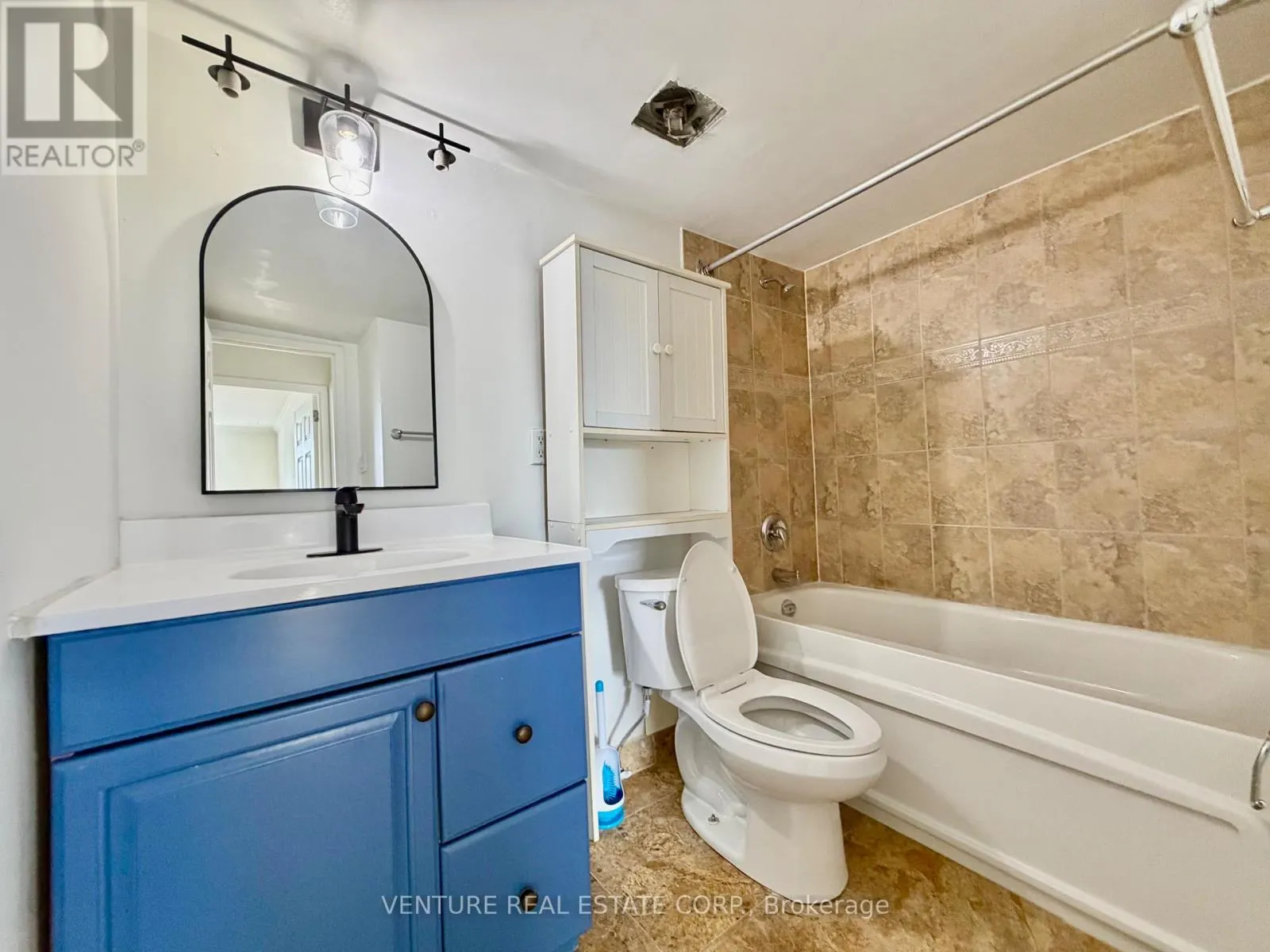 801 - 5949 YONGE STREET