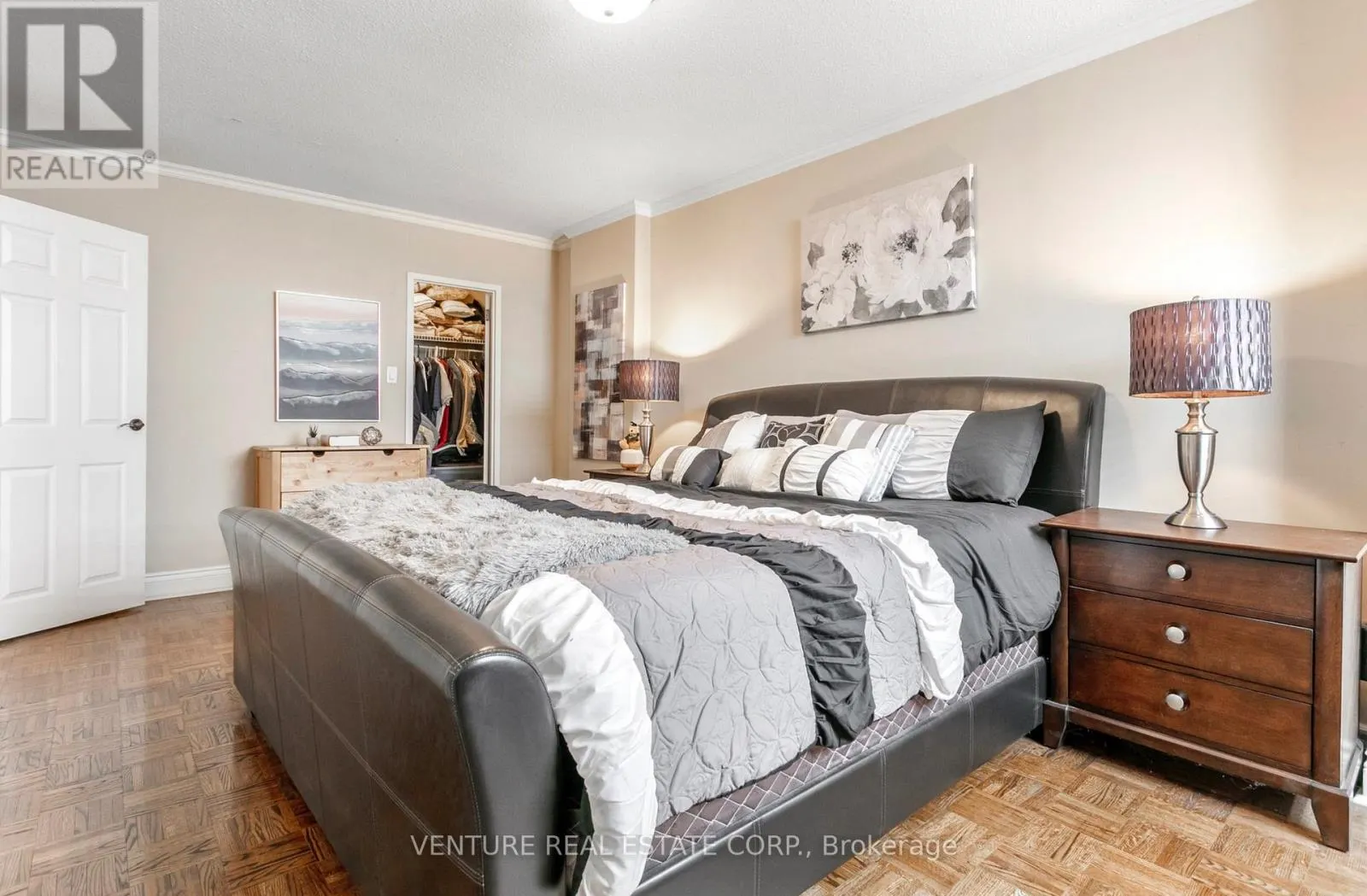 801 - 5949 YONGE STREET
