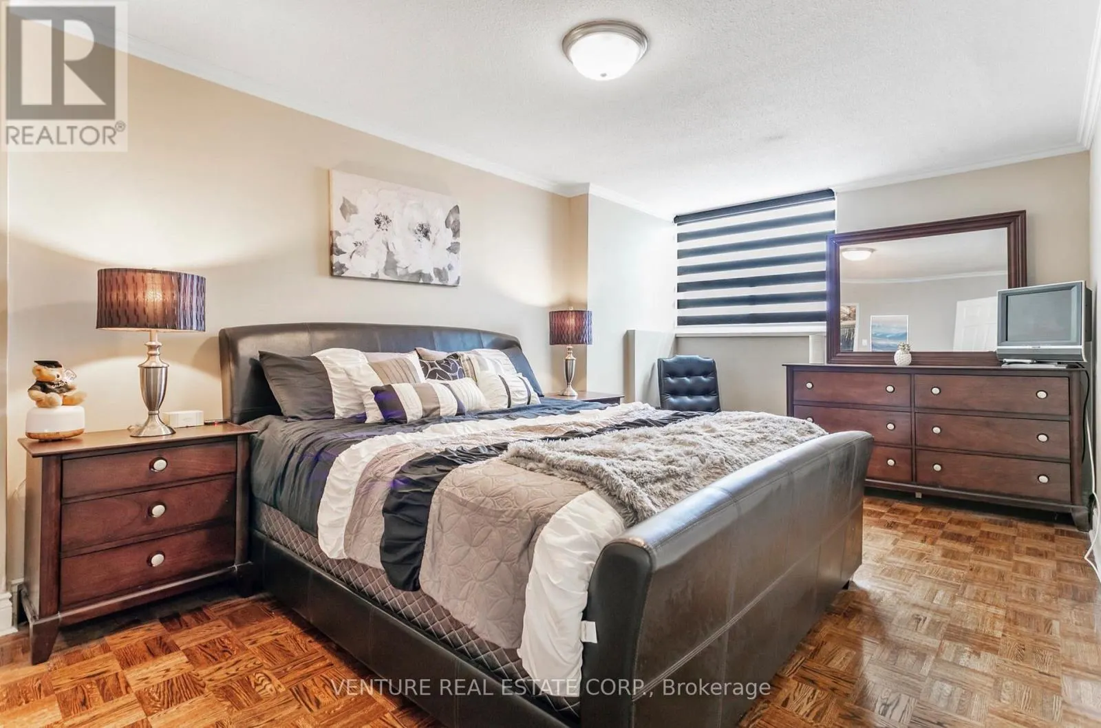 801 - 5949 YONGE STREET