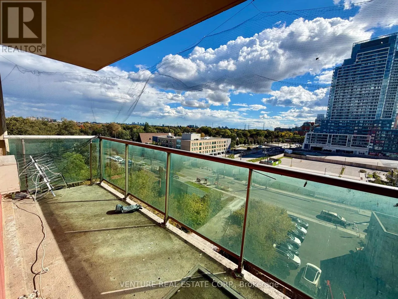 801 - 5949 YONGE STREET
