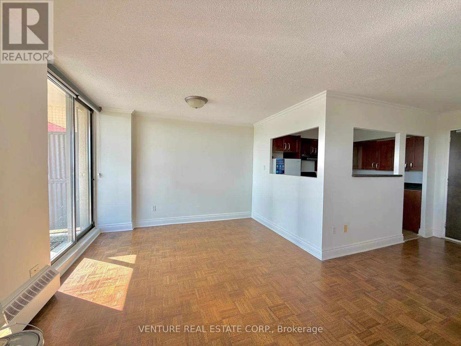 801 - 5949 YONGE STREET