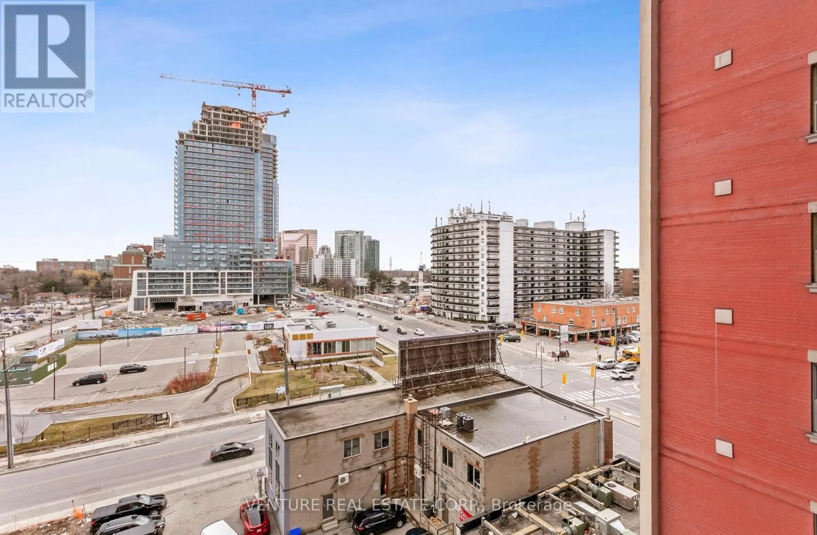 801 - 5949 YONGE STREET