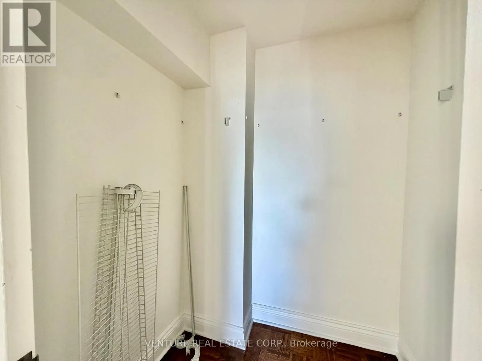 801 - 5949 YONGE STREET
