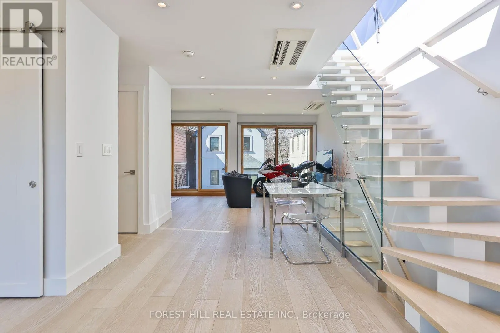 163 WYCHWOOD AVENUE