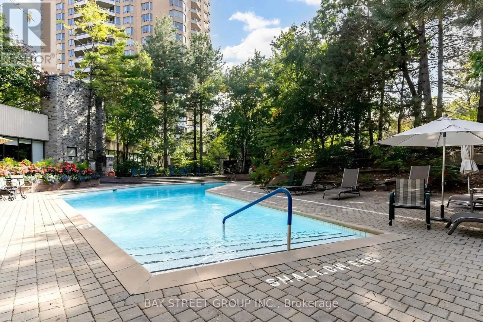 2201 - 85 SKYMARK DRIVE