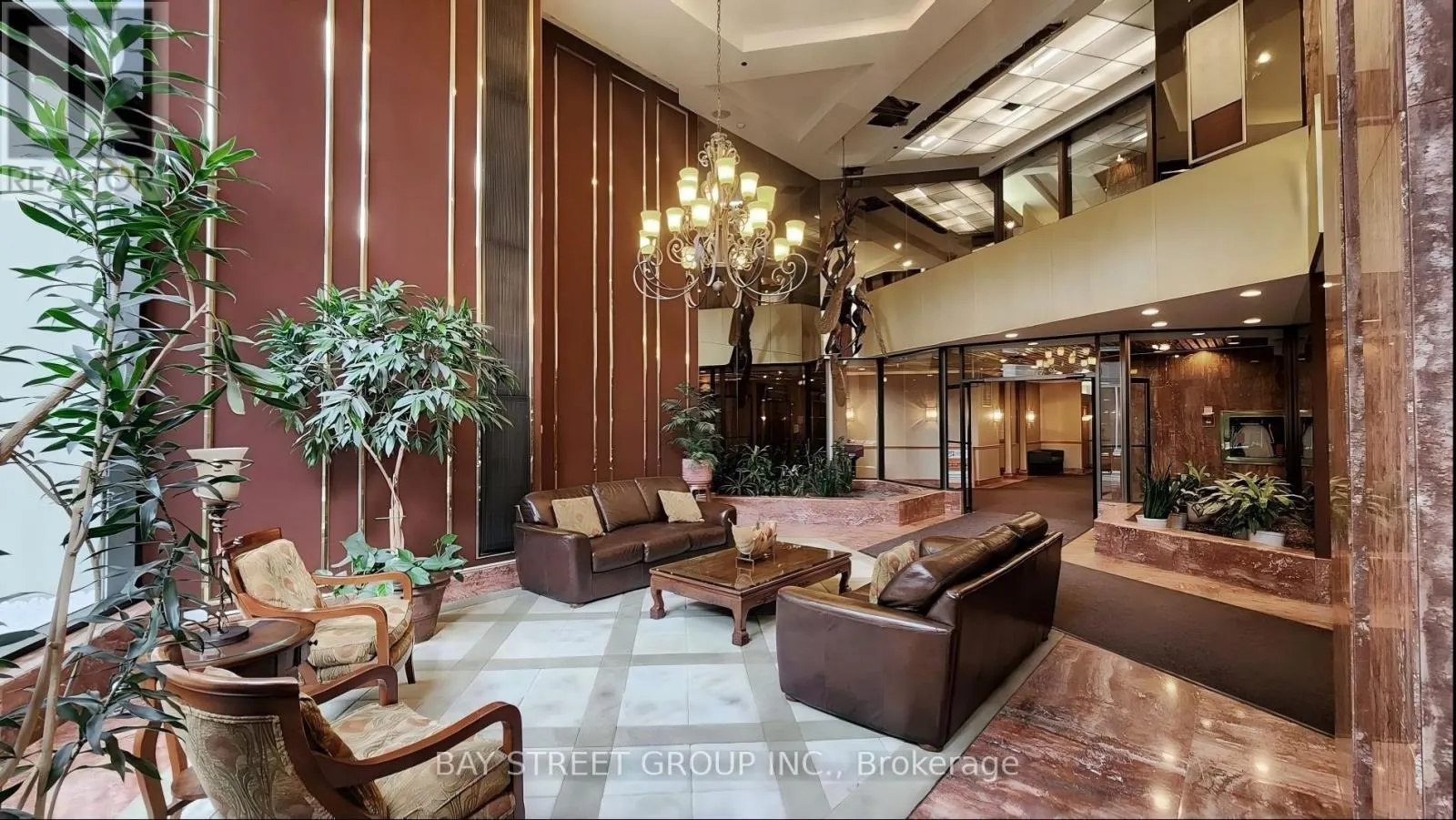 2201 - 85 SKYMARK DRIVE