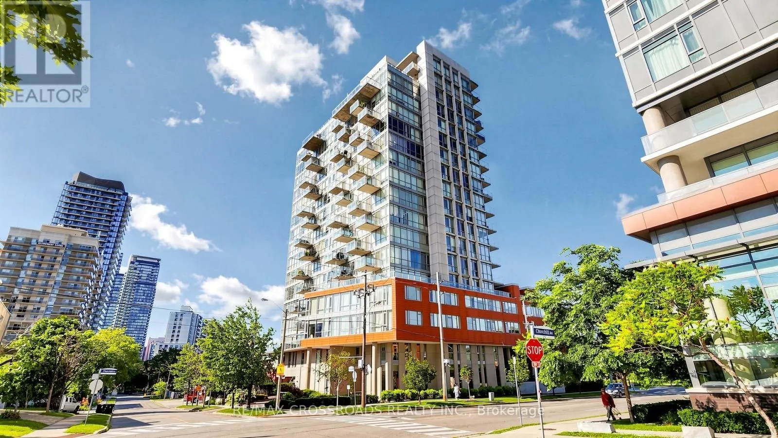 606 - 30 CANTERBURY PLACE