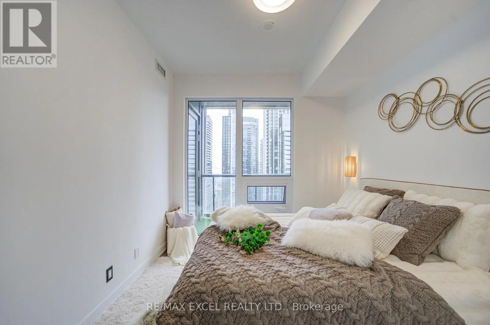 2708 - 108 PETER STREET