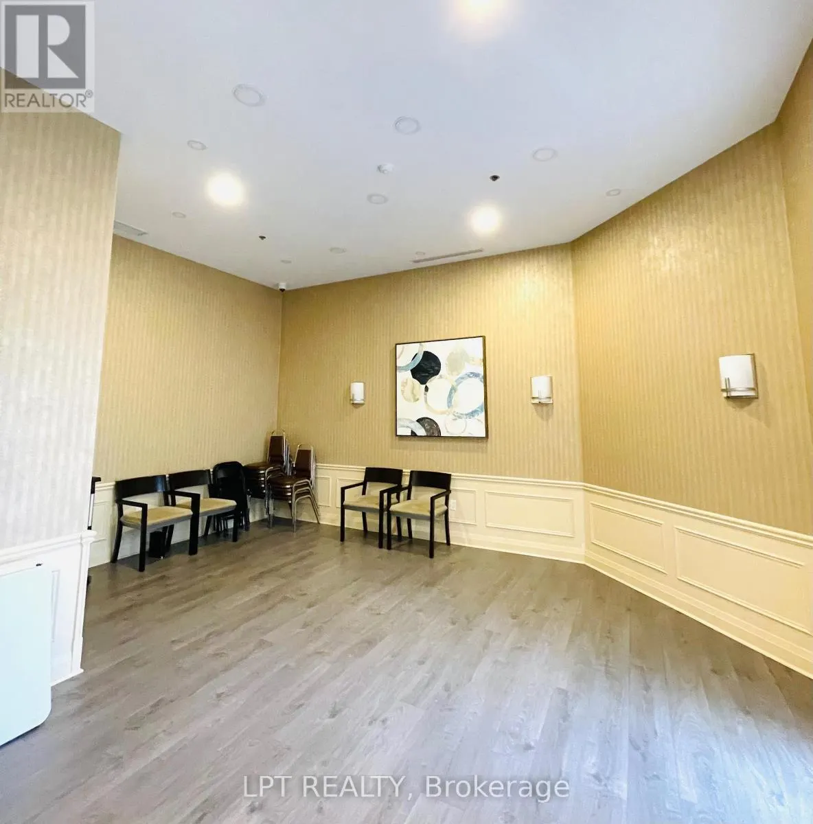 308 - 2 EDITH DRIVE