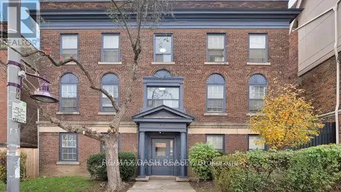 17 - 917 ST CLAIR AVENUE W
