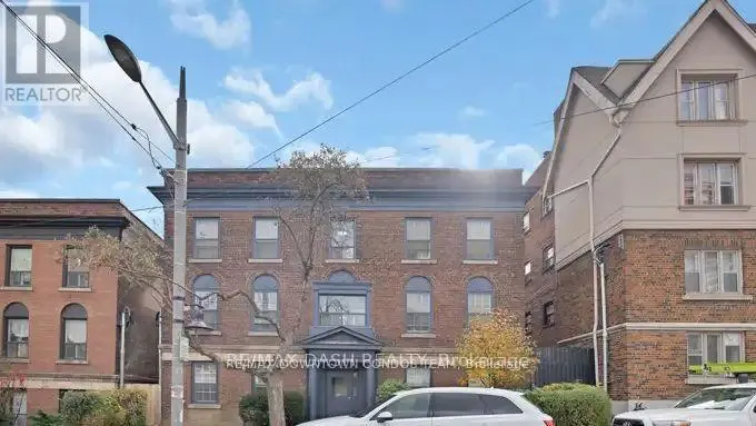 17 - 917 ST CLAIR AVENUE W