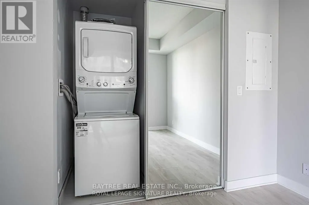1506 - 2221 YONGE STREET