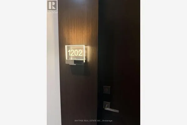 1202 - 2221 YONGE STREET