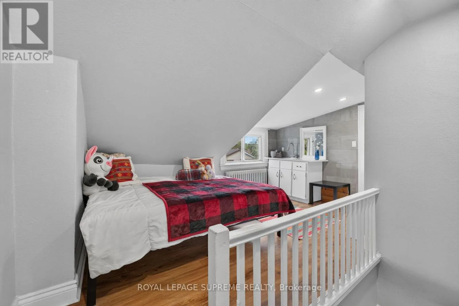 626 MANNING AVENUE