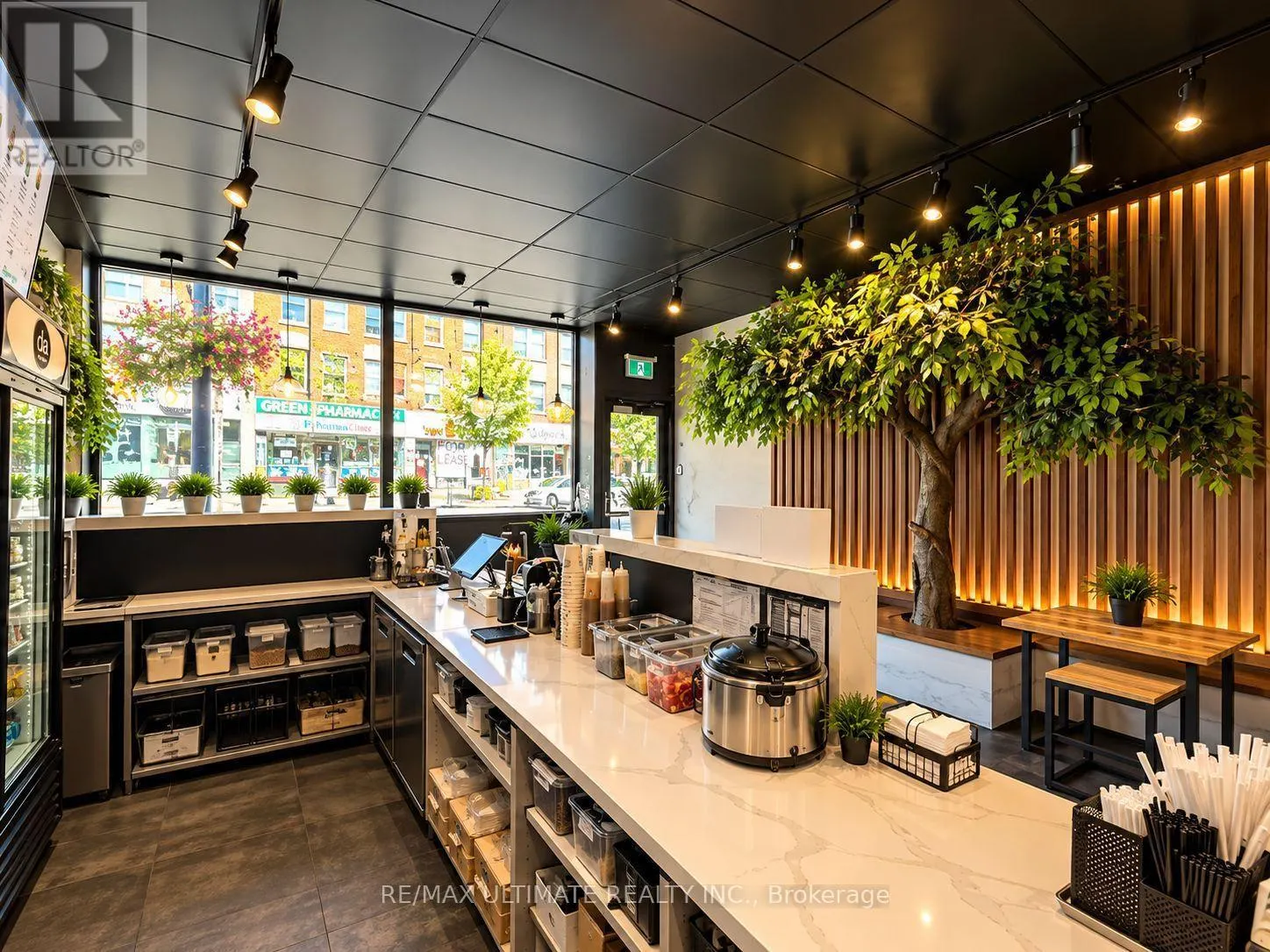 621 BLOOR STREET W