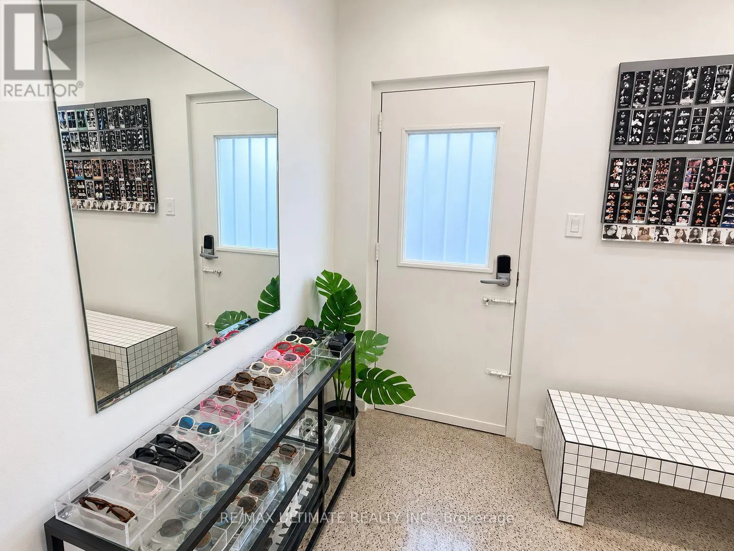 621 BLOOR STREET W
