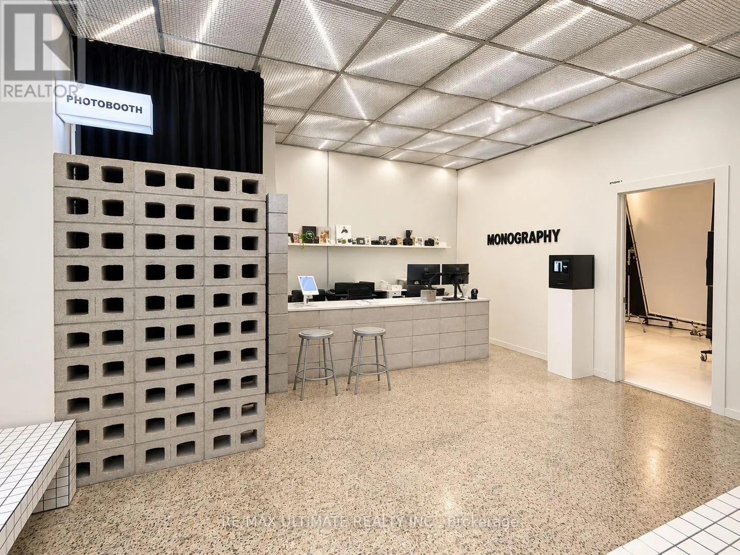 621 BLOOR STREET W
