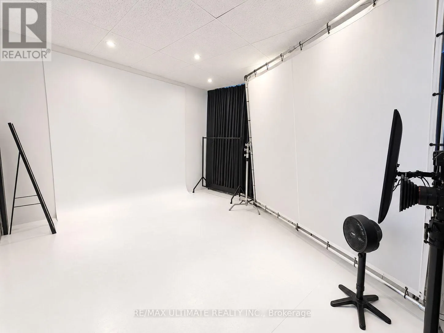 621 BLOOR STREET W