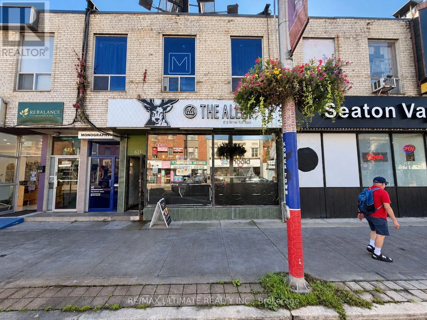 621 BLOOR STREET W