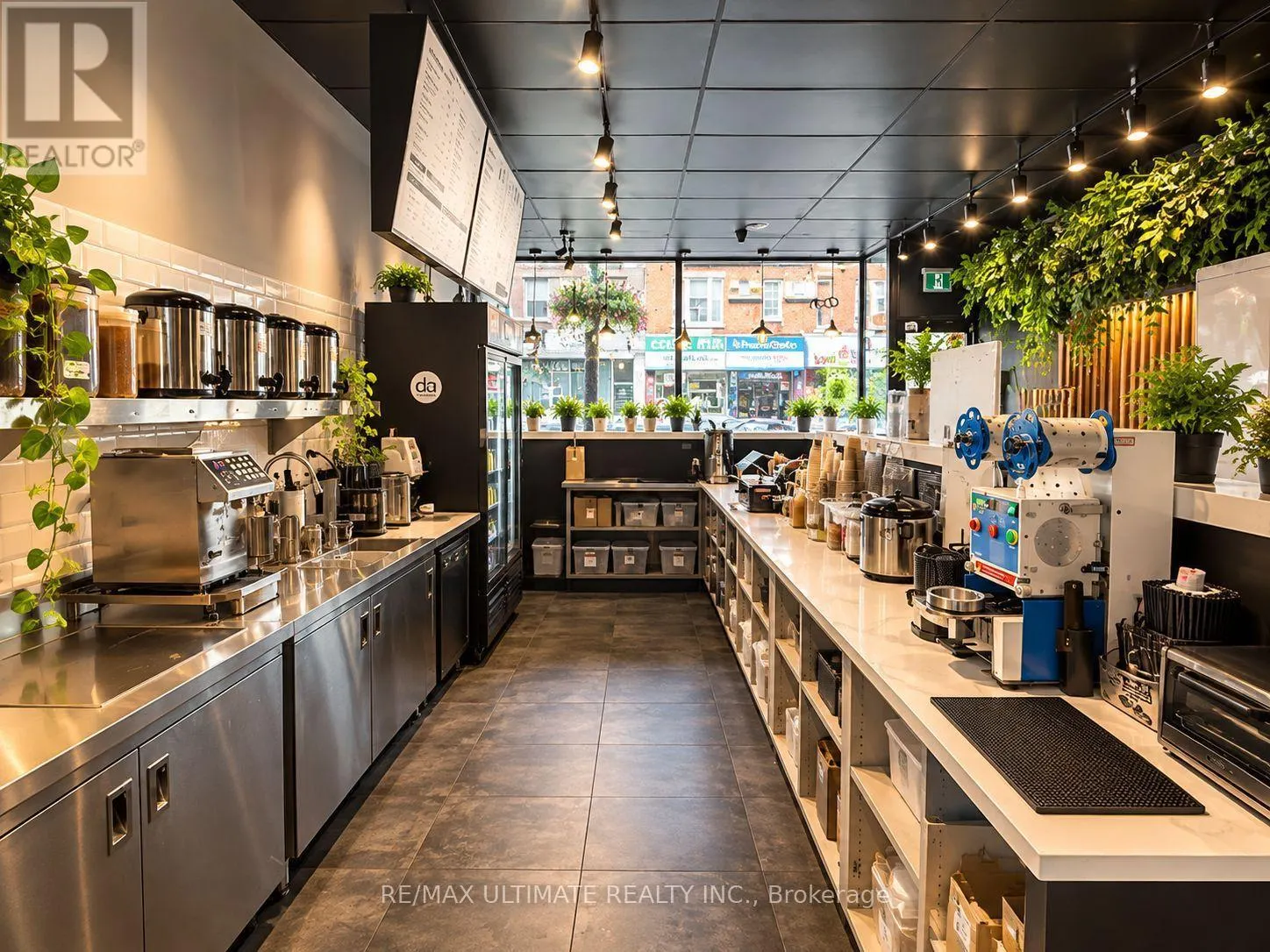 621 BLOOR STREET W