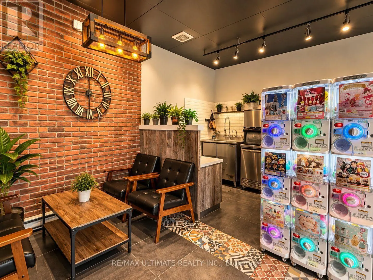 621 BLOOR STREET W