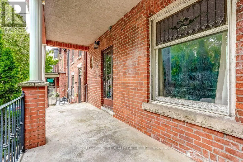 28 CONCORD AVENUE