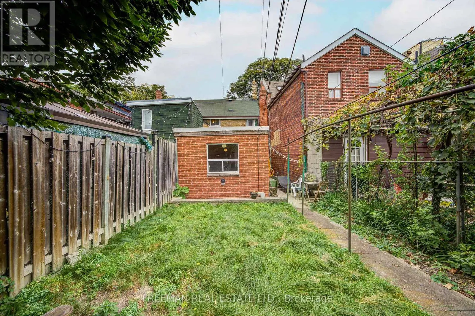 492 MANNING AVENUE